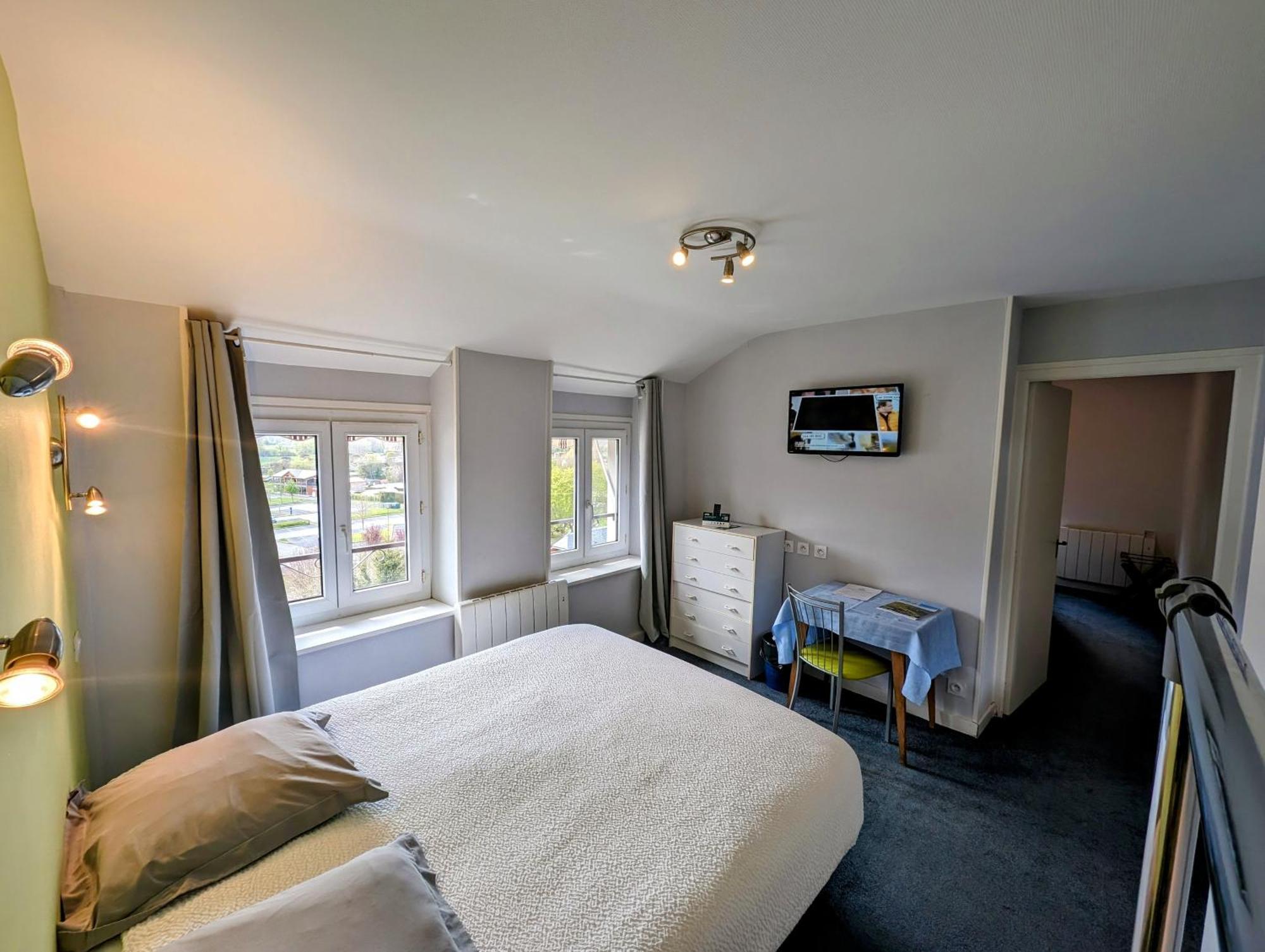 Logis Hotel Le Beau Site ชามบูง-ซัวร์-แลค ภายนอก รูปภาพ