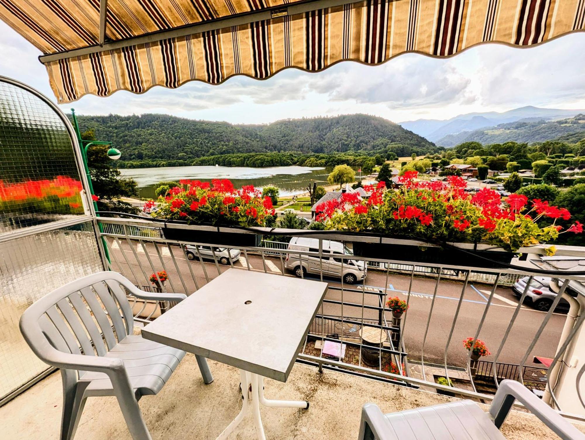 Logis Hotel Le Beau Site ชามบูง-ซัวร์-แลค ภายนอก รูปภาพ
